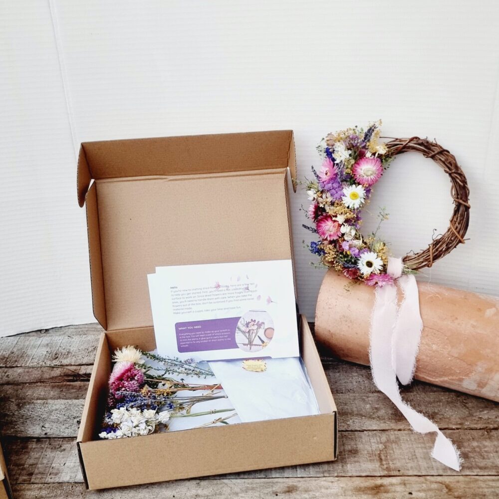 Craft your own mini wreath - Image 3