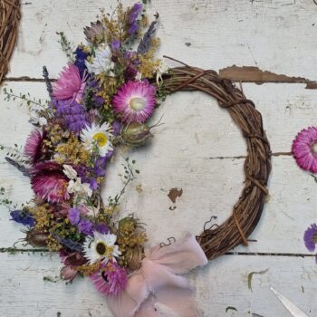 Craft your own mini wreath