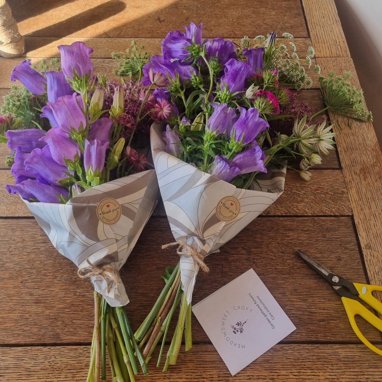 Seasonal Friday Flowers bunches - Image 3